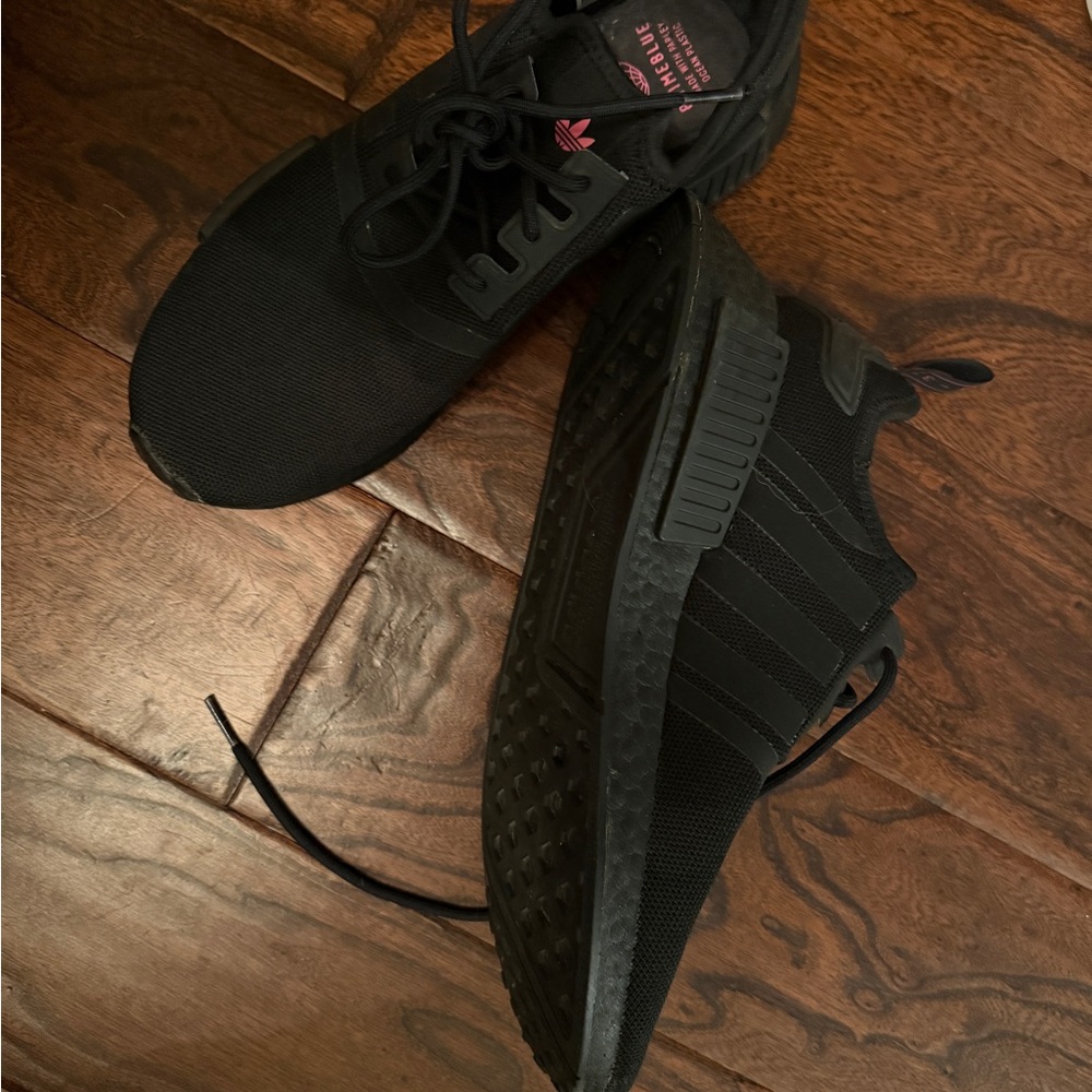 Adidas Women's NMD_r1 Size 9